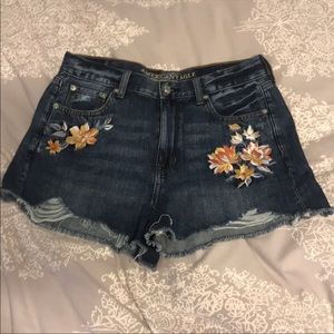 American Eagle Size 10 Floral Shorts